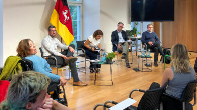 Grüne: Jede Behörde soll belegen, dass sie nicht diskriminiert hat