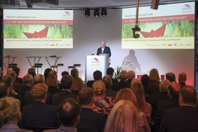 UVN-Hauptgeschäftsführer Müller ärgert sich über Regionspräsident Steffen Krach