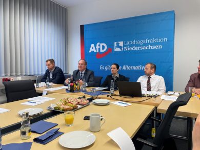 Sozialpolitischer Sprecher der AfD fordert „Enttabuisierung“ von Corona-Impfschäden