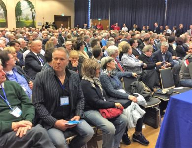 Kommandeur Hampel bringt die AfD auf seinen Kurs