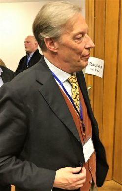 Hampel-Kritiker in der AfD verbünden sich  zum Sturz des Vorsitzenden