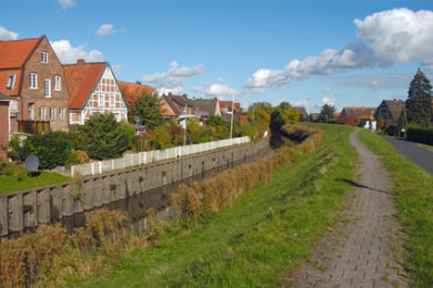Müssen die Häuser am Deich im Alten Land abgerissen werden?