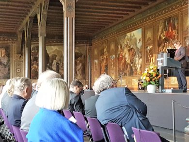 Eine ganz neue Entspannung zwischen Philologen und Kultusministerium