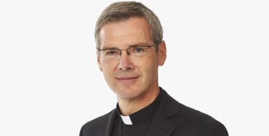 Klare Ansage von Bischof Wilmer: „Wir müssen die männerbündischen Zirkel aufbrechen“