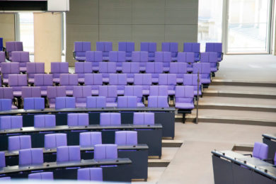 Bundestag soll schrumpfen: SPD-Bezirk fordert Verhandlungen mit Grünen, FDP und Linken