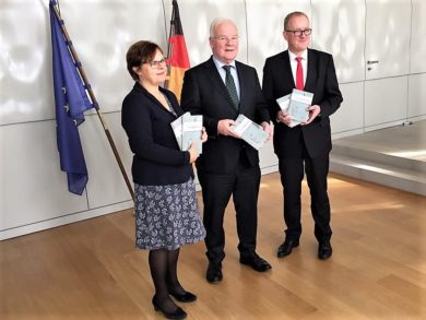 Die Grundlagen sind da: Wird demnächst der Stasi-Einfluss auf den Landtag erforscht?