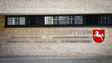 Finanzgericht unter Druck: Verfahren dauern länger, Richter schaffen weniger