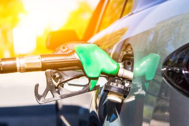 Retten E-Fuels den Verbrenner? Die Zulieferer blicken gebannt nach Brüssel