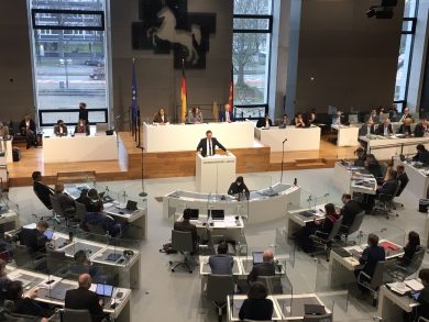 Sternstunde im Landtag: Politiker gehen hart auf Distanz zu Putin