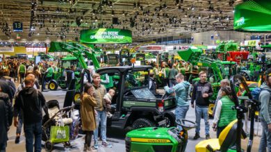 Traktoren gehen immer: Landwirte zeigen sich auf der Agritechnica in Investitionslaune