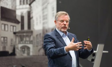 Digitalisierung: Professor Dueck wird langsam ungeduldig