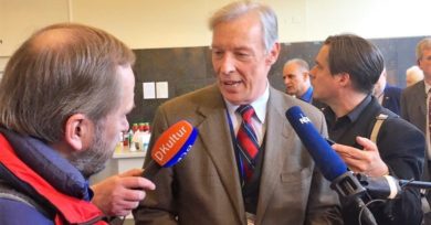 Machtkampf in der AfD: Hampel will  Druck des Bundesvorstandes widerstehen