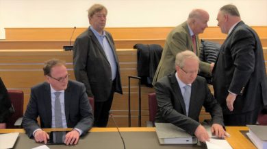 Rathausaffäre vor Gericht: Ein Angeklagter zeigt sich reumütig, die beiden anderen tun es nicht