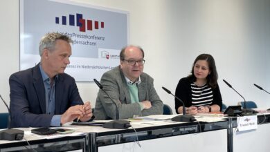 Umweltminister Meyer stellt Energiewendebericht für 2023 vor