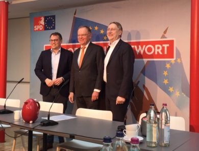 Europapolitiker Lange: Der beste Weg wäre, wenn sich May und Corbyn verständigen