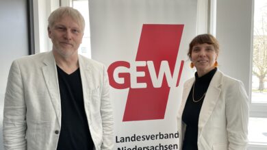 GEW-Pläne für Schulgesetz: Ethik statt Religion, Gesamtkonferenz statt Schulvorstand