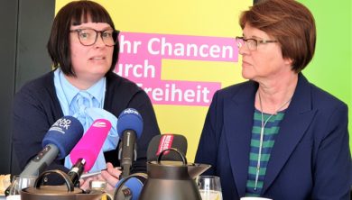 Grüne und FDP warnen vor einer Pflegekatastrophe
