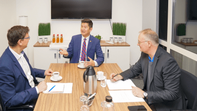 „Das ist ein Angriff auch auf uns“: US-Generalkonsul Jason Chue im Interview