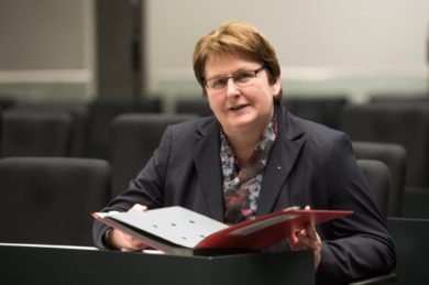 Johanne Modder weiterhin Bezirksvorsitzende