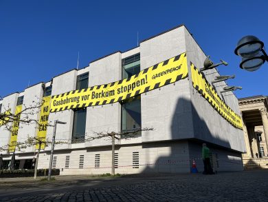 Innenministerium verteidigt Polizeieinsatz während der Greenpeace-Demonstration