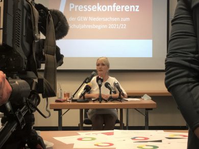 Zum Schulstart schlägt die GEW Alarm: Es fehlen Lehrer, Waschbecken und Luftfilter