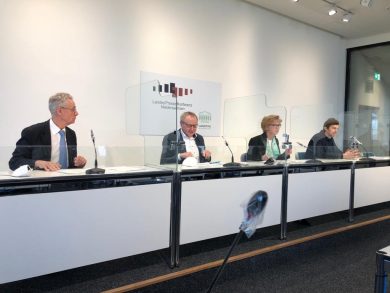 Ministerium startet Hotline gegen antisemitische Parolen im Stadion