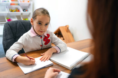 Experten raten: Für einen guten Schulstart müssen Erzieher und Lehrer mehr reden
