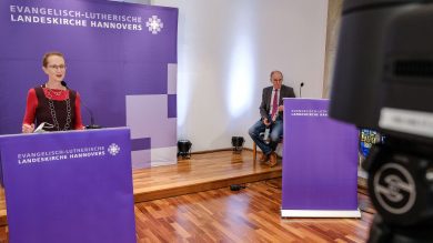 Ausnahmen für Kirchen? Springer verteidigt Lücke in der Corona-Verordnung