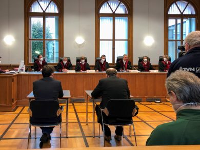 Lies kann lachen, die Grünen auch: Wie der Staatsgerichtshof einen Rechtsstreit befriedet