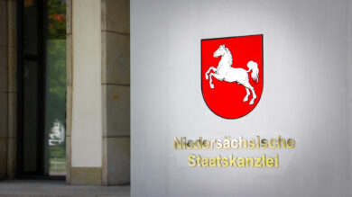 Referatsleiterin gesteht ein: Eignung von Weils Büroleiterin überprüften wir nicht