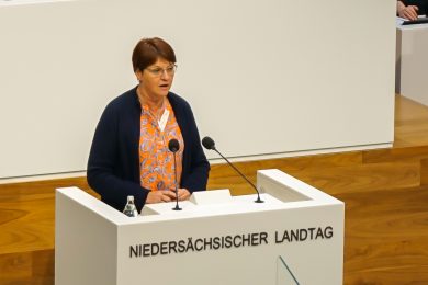 Befreiung von Testpflicht: Grüne fordern 14-Tage-Wartezeit nach Booster-Impfung