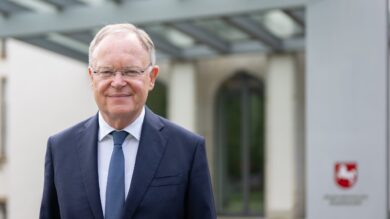 Weils Büroleiterin hätte nach der neuen Regel gar nicht hochgestuft werden dürfen