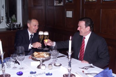 CDU-Chef Lechner: Gerhard Schröder soll niedersächsische Landesmedaille abgeben