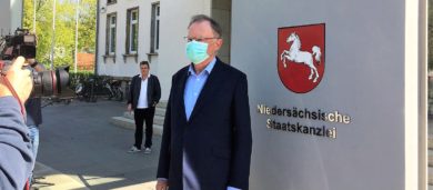 Ab Montag müssen alle Niedersachsen beim Einkaufen und Busfahren eine Maske tragen