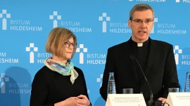 Bischof Wilmer engagiert frühere Ministerin für die Aufarbeitung