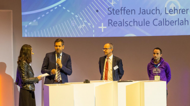 Schüler als Hiwis? Wirtschaftsminister Lies: „Die Idee finde ich klasse.“