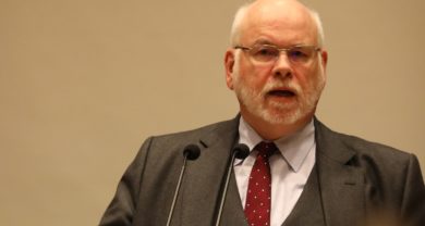 Scholz: Profi-Mundschutz nicht für jedermann